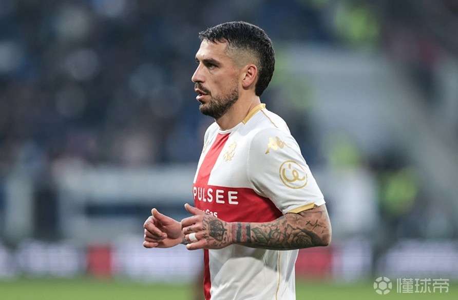 外媒：斯坦丘考虑过重返罗马尼亚联赛，但他的薪资过高