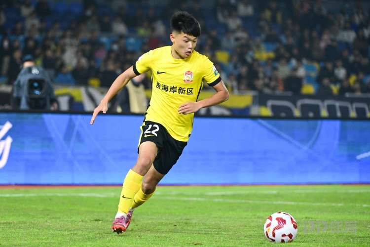 足球报：杨希大概率离队 中国香港球员巴拉克将加盟西海岸